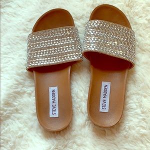 Steve Madden silver sandal slide